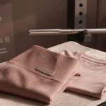 Vêtement musculation : legging et t-shirt en salle de sport, coupe et lavage à 30°C